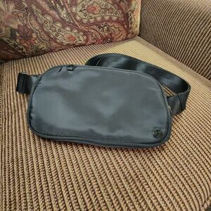 Danskin Black Adjustable Belt Bag waist pouch fanny pack. Never used!